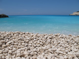 Fototapeta premium kiesstrand in griechenland