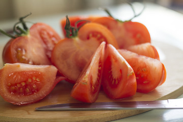 sliced tomatoes