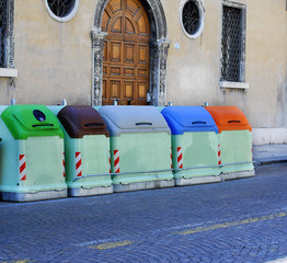 garbage can. Verona, city on the Adige river in Veneto. Romeo and Juliet&rsquo;s story. Italy.