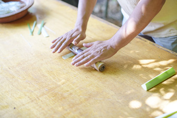 making paper from papyrus plant