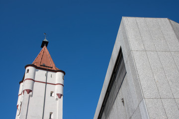 Gegenüberstellung alter und neuer Architektur am Beispiel des Ulmer Thores in Biberach an der Riss 