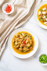 Fried crab with curry powder
