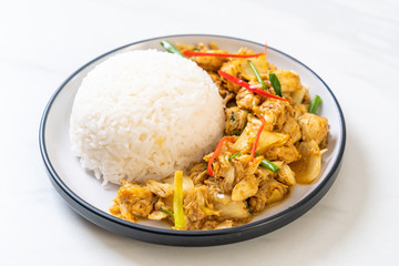 Fried crab in curry powder with rice