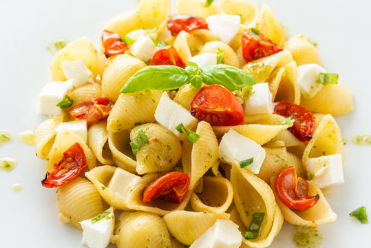 Piatto di pasta alla caprese, Italian food 