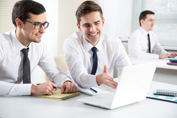 Obraz premium Businessmen working in an office