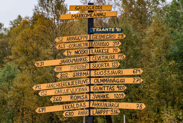 Wegweiser in Sapmi (Lappland)