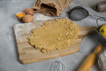 prepare shortcake and lemon tartlets on the kitchen table