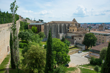 Fototapeta premium View of the fortress wall in Girona, landscape