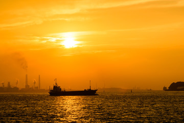 Obraz premium 関門海峡の夕日