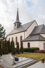Fototapeta na wymiar Church in Steinbruecken