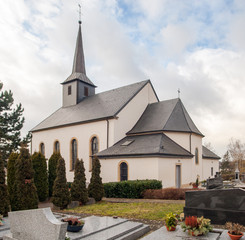 Fototapeta na wymiar Church in Steinbruecken