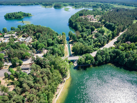 Fototapeta Widok z lotu ptaka na śluzę Przewięź, jezioro Białe Augustowskie oraz jezioro Studziennicze