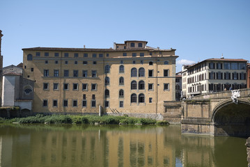 Fototapeta na wymiar Firenze, Italy - June 21, 2018 : view of South Florence from Lungarno degli Acciaiuoli