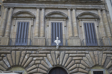 Fototapeta na wymiar Firenze, Italy - June 21, 2018 : Viewof Palazzo Uguccioni