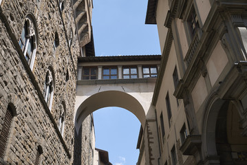 Fototapeta premium Firenze, Italy - June 21, 2018 : View of Vasari corridor from Palazzo Vecchio to Uffizi