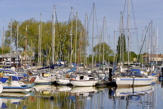 Port of Rochefort, a commune in southwestern France on the Charente estuary. It is a sub-prefecture of the Charente-Maritime department.