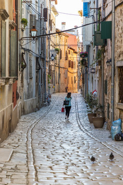 Fototapeta Street and buildings of old town Rovinj