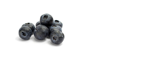 Nahaufnahme Blaubeeren isoliert kräftige Farben
