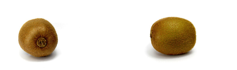 Zwei ganze Kiwi isoliert
