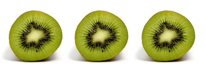 Fototapeta premium Saftige Kiwi isoliert alleinstehend