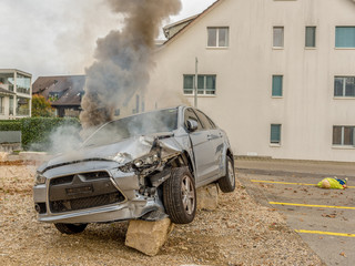 Rauchendes Auto kurz befor das Feuer ausbricht