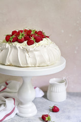 Meringue cake 