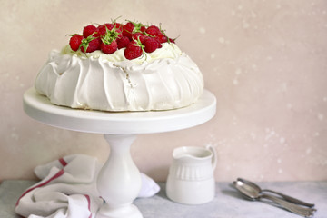 Meringue cake 