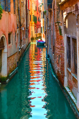 Fototapeta na wymiar Colorful smalll venetian canal