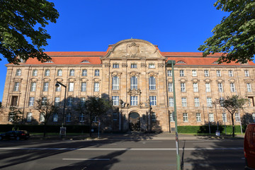 Fototapeta na wymiar Oberlandesgericht in Düsseldorf