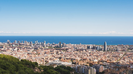 Fototapeta na wymiar View of the city of Barcelona from the Carmel's bunkers