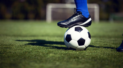 Ball auf dem Fussballplatz