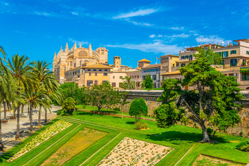 Catedral de Mallorca, Spain © dudlajzov