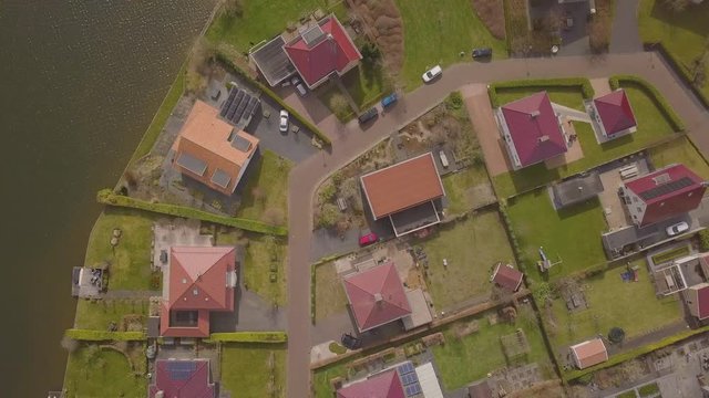 Residential area with luxurious villa's near a small lake