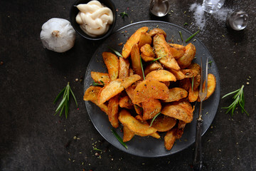 Potato wedges with herbs