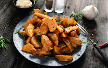 Potato wedges with herbs