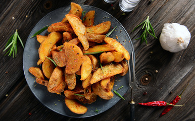 Potato wedges with herbs