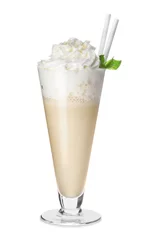 Cercles muraux Milk-shake Glass with delicious milk shake on white background