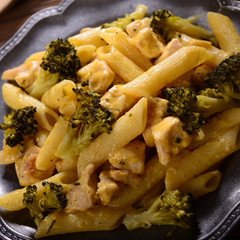 Penne pasta with broccoli and chicken with cheese sauce
