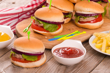 Mini burgers.