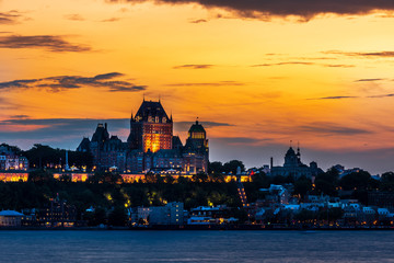 Obraz na płótnie Canvas Skyline of Quebec City at sunset seen from Lévis.