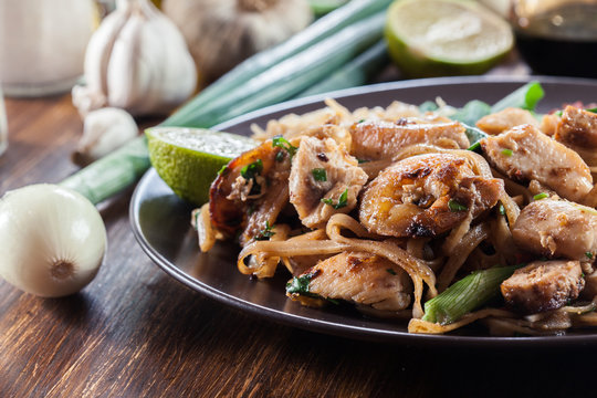 Pad Thai with chicken and shrimp