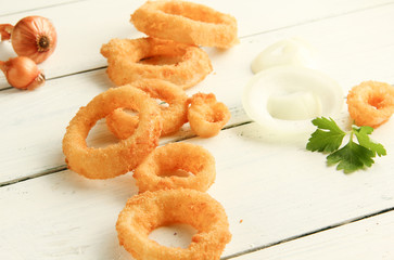 Zwiebelringe Onion Rings selbstgemacht Fast Food Snack frisch Freiraum