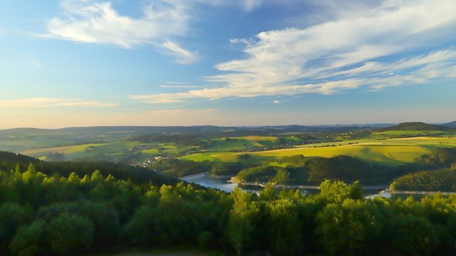 blick vom oberbecken markersbach auf das erzgebirge