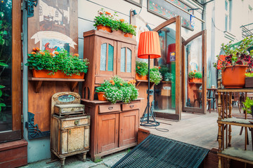 Fototapeta na wymiar Lviv outdoor cafe 