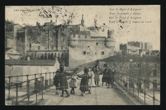 girls play France