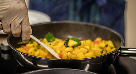 verduras en el sartén