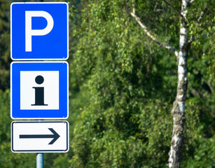 Verkehrszeichen: Parken und informieren 
