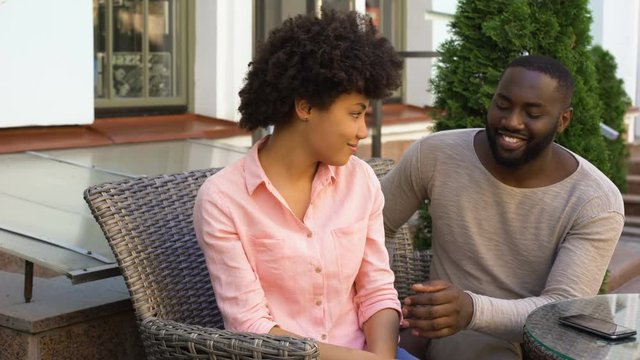 Boyfriend making up with upset girl, kissing hand, honeymoon stage, apologize