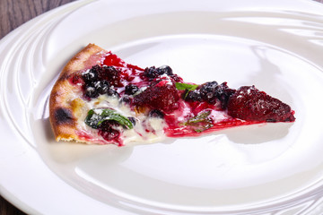 Fruit vegetarin pizza