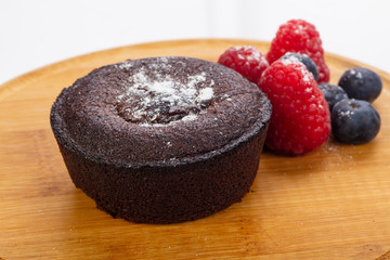 Brownie cake with berries